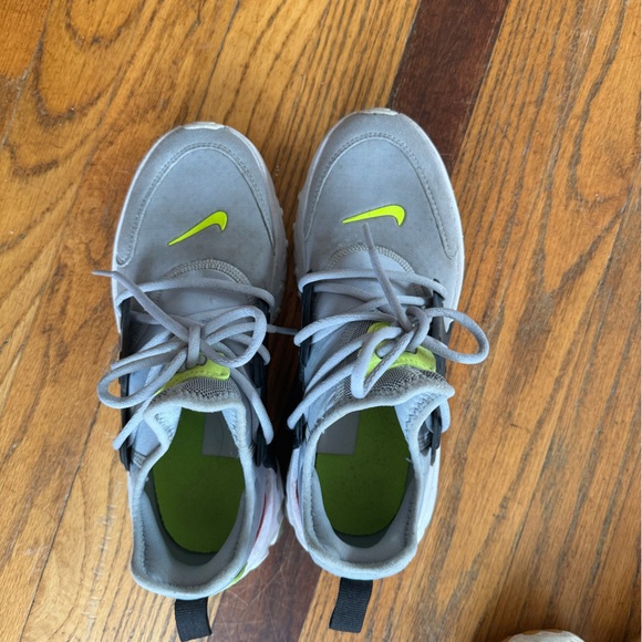 Nike running shoes - Picture 1 of 1